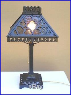 1920s ARTS & CRAFTS SLAG GLASS LAMP