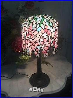 BEAUTIFUL TIFFANY STYLE STAINED GLASS TABLE LAMP, WISTERIA, 1980's, 24 tall
