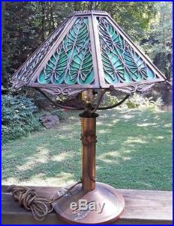 BRADLEY & HUBBARD B&H Bronze Slag Glass Table Lamp Green Leaf Design Arts Crafts