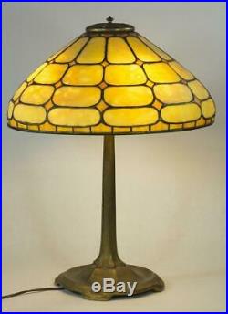 Beautiful Working Tiffany Studio Colonial Lamp With Base