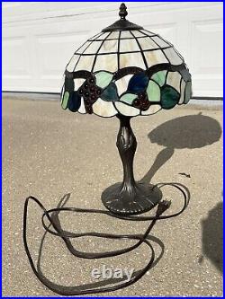 Darby Home Co. Stegner 18'' Stained Glas Accent Bronze Table Lamp, Tiffany style
