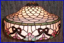Elegant Chicago Mosaic Lamp Signed Leaded Glass Original Fish Scale Shade