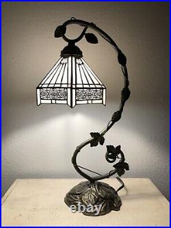 Enjoy Tiffany Style White Stained Glass Table Lamp Vintage H20.5W11 Inch
