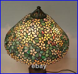 Handel Antique Electric Table Lamp with detailed Leaded glass Lamp shade Handel