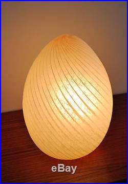 Mid Century modern Hollywood Regency Vetri Murano Italy art glass egg table Lamp