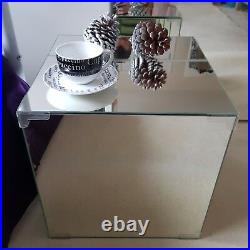 Pair of Bedside Tables Square Nightstand 2 Stand Lamp Furniture with Storage Set