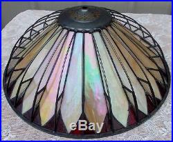 Signed Quoizel Tiffany Roycroft Style Stained Glass Arts Crafts Mission Lamp