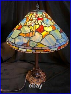 Stained Glass Tiffany Style Table Lamp Vintage Accent Victorian Theme