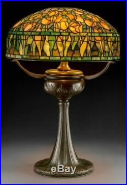Tiffany Studios Leaded Glass and Bronze Tulip Table Lamp on Tyler Base