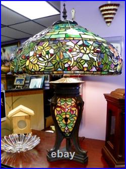 Vintage Hand Crafted Tiffany Style Stained Glass Table Lamp